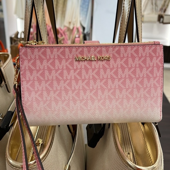 MICHAEL KORS
Jet Set Large Ombré Logo Double-Zip Wristlet-Wallet-Phone Case NWT - Picture 7 of 16